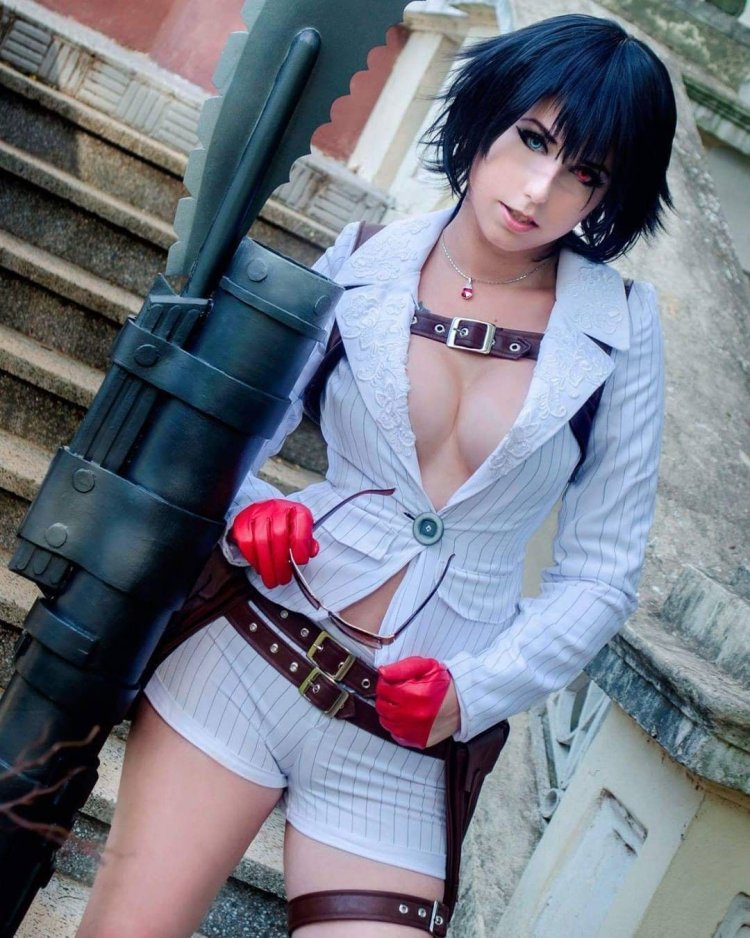 Giu Hellsing Cosplay Lady