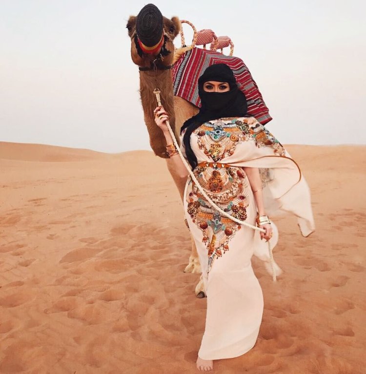 Arab woman in the desert