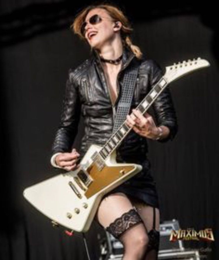 Lizzy Hale Halestorm