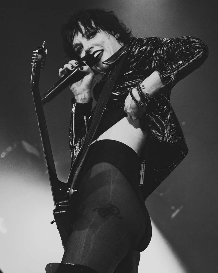 Lzzy Hale 2016