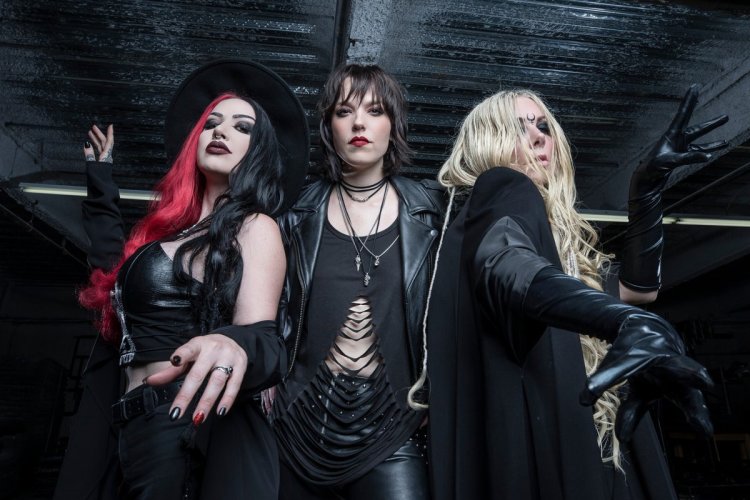 Group in this Moment