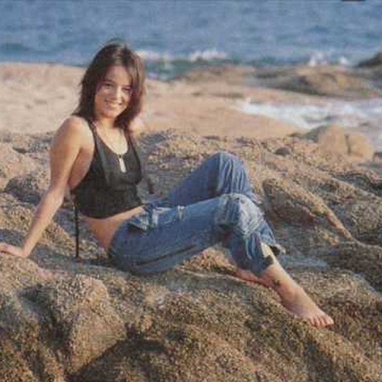 Alizee singer of the foot