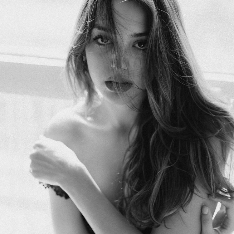 Selin Dzhigerji is hot