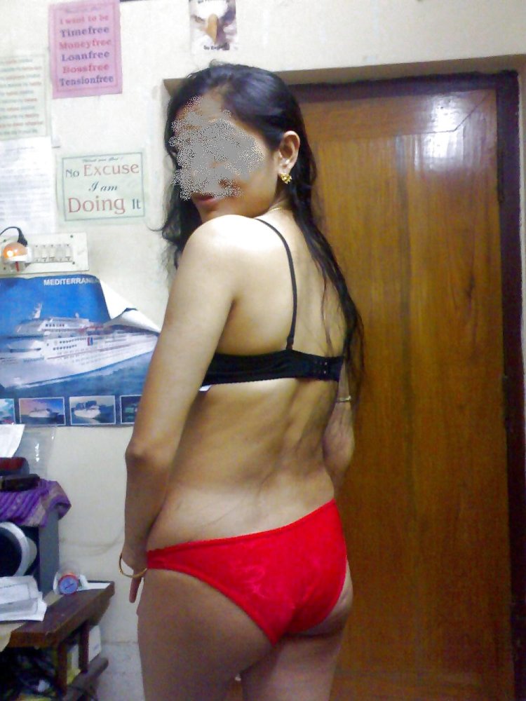 Samona Chakarvati Leaked Images