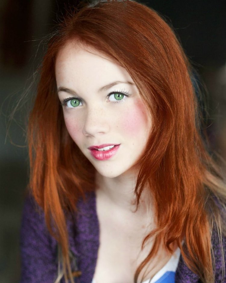 Eve Elphi red hair