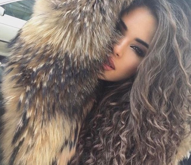 Anastasia fur Instagram