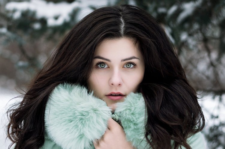 Beautiful black -haired girl