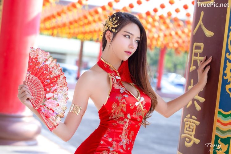 Beautiful girls in Chinese dresses