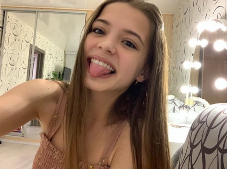 Julia Gavrilina Smile