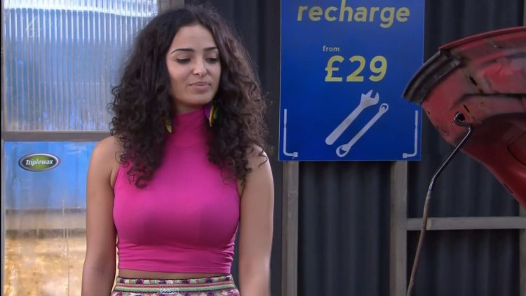 Anna Schaffer is hot