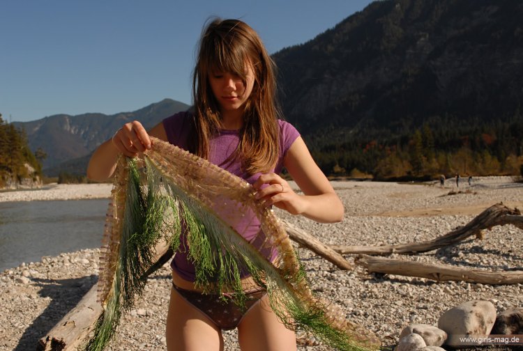 April Girls Mag 2012 Donny