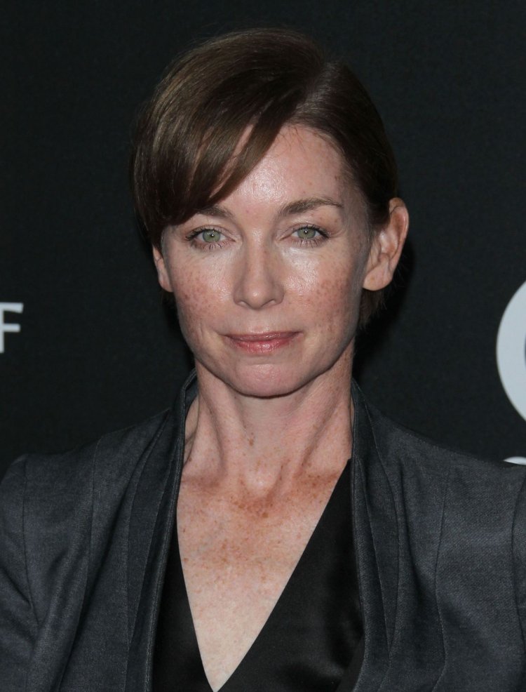 Julianna Nicholson photo