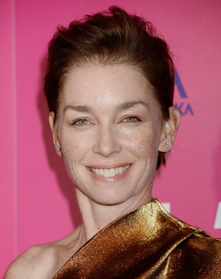Julianne Nicholson