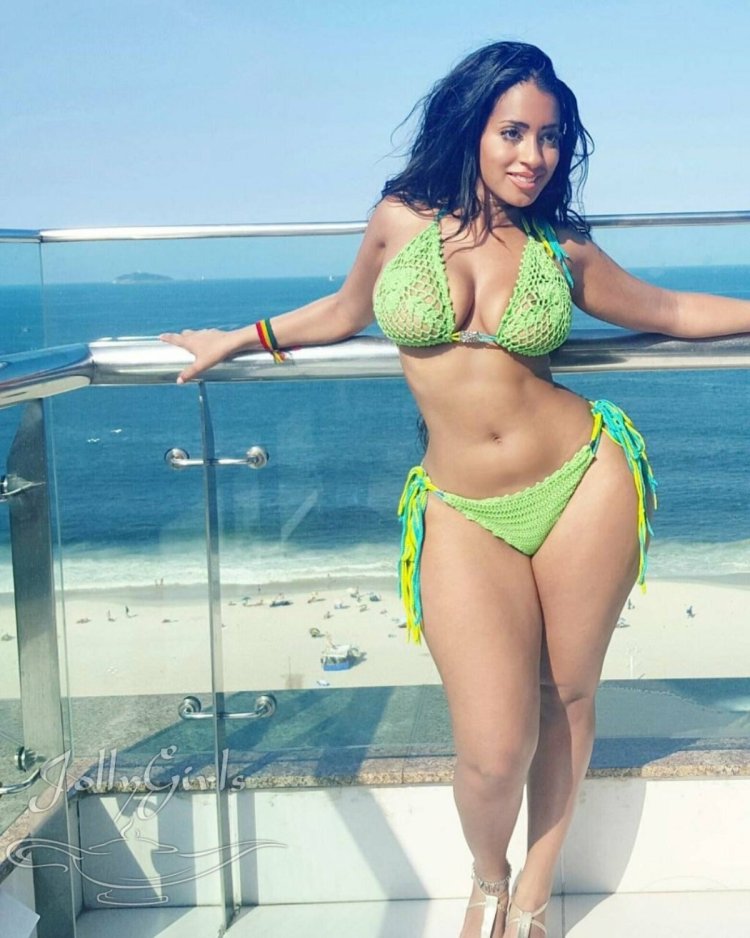 Thick mature amateur