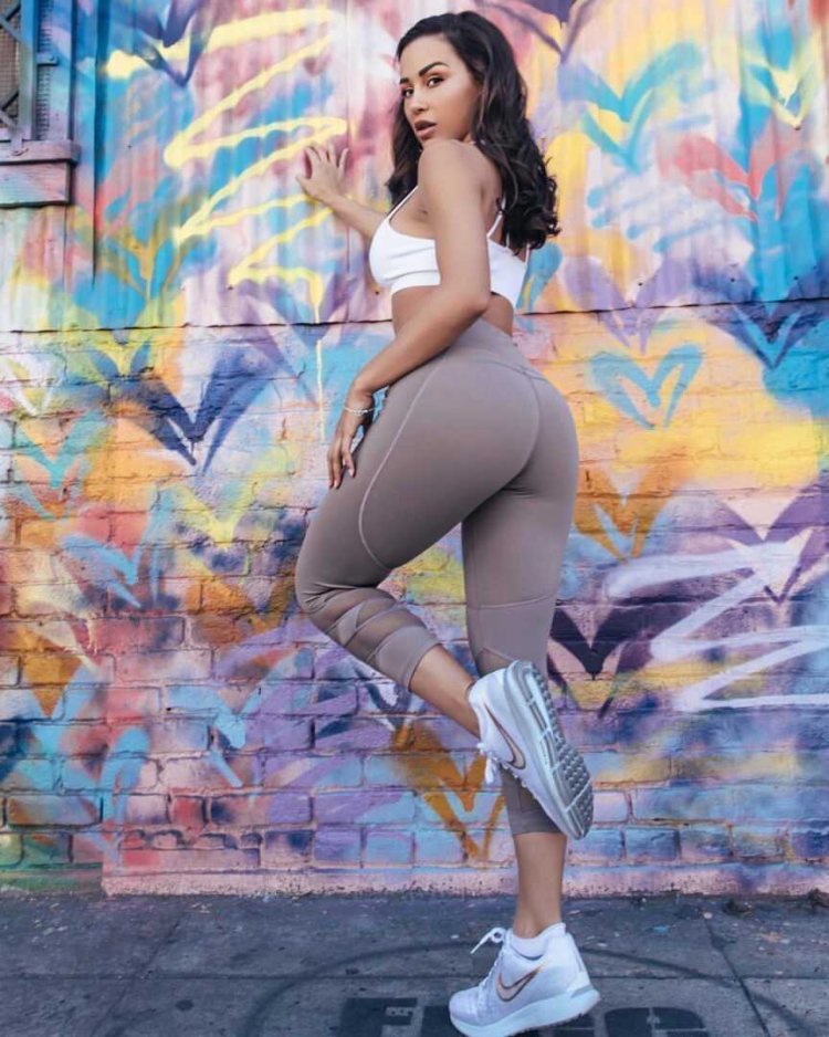 Mandy Muse in shorts