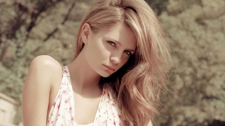 Blue -haired beauties