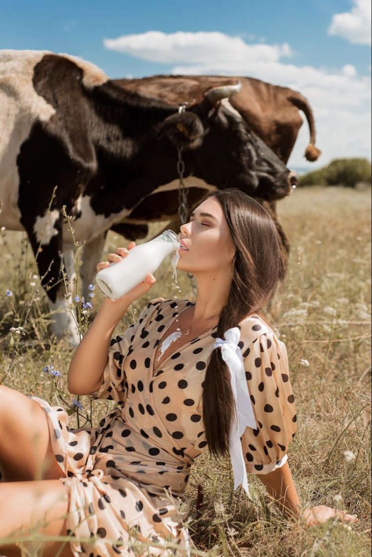 Photoshoot with milk