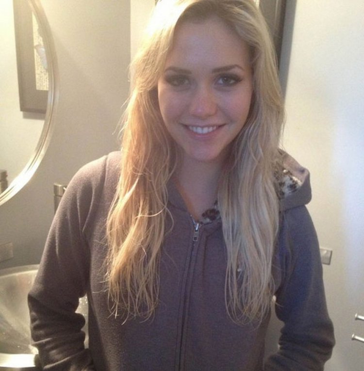Mia Malkova without makeup