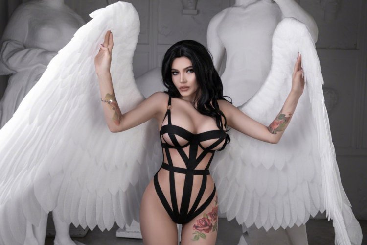 Kalinka Fox Nude Rapunzel