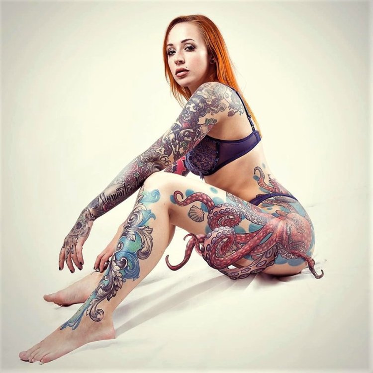 Yana Singer Tattoo model