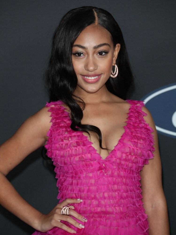 Alexandra Anderwood American actress