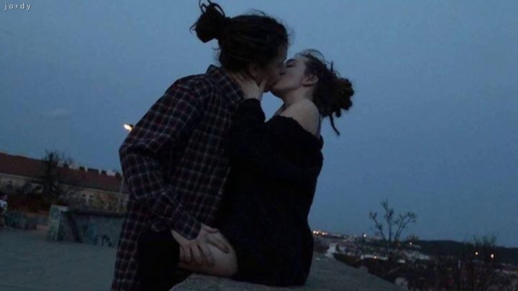 Aesthetics of the love of girls