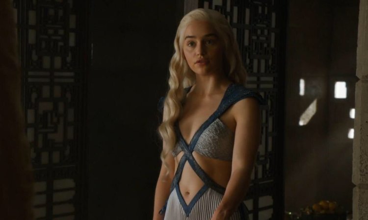 Emilia Clark Deineeris 18