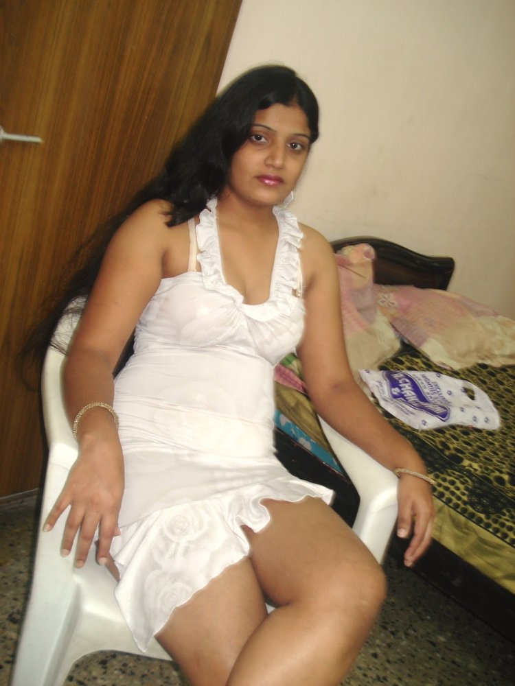 Sri Lankan Hot Aunty