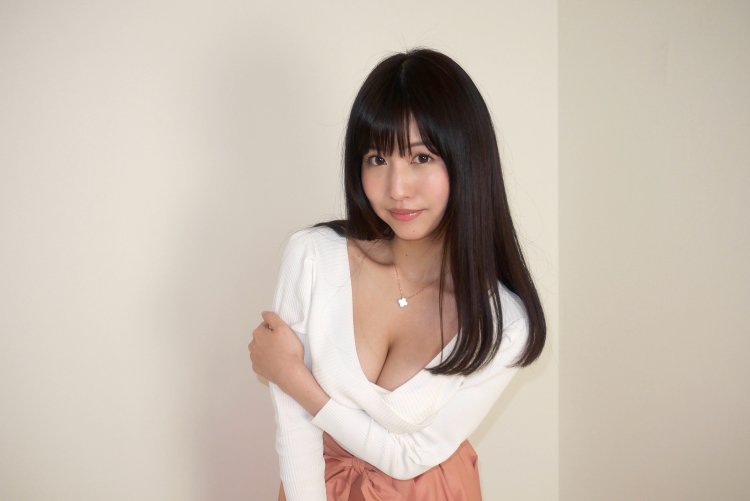 AV Debut Momo Sakura