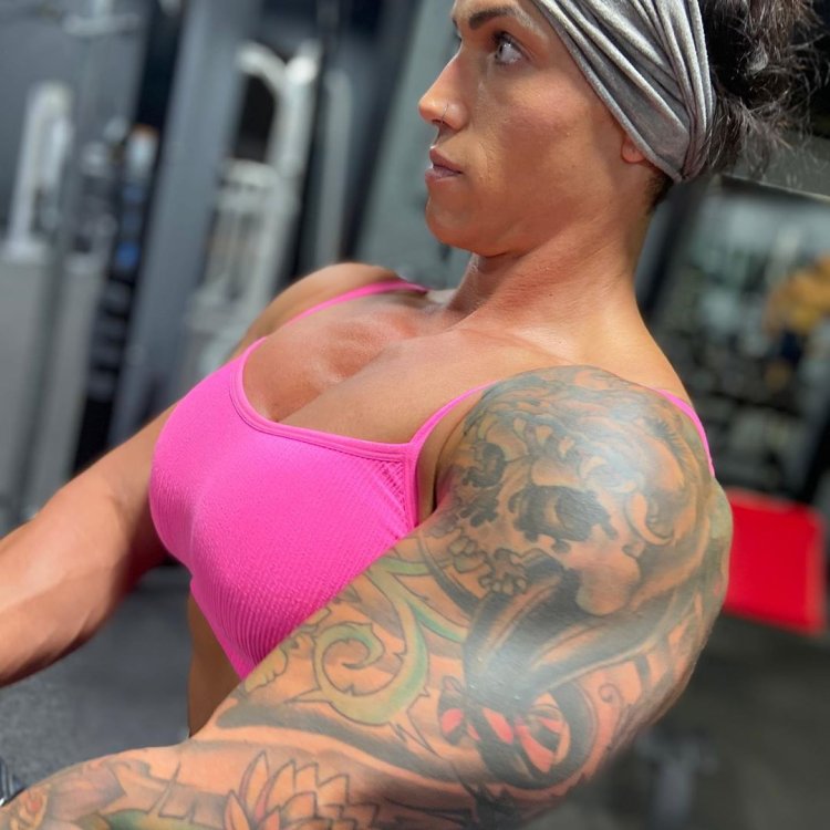 Justine is naked Ziman