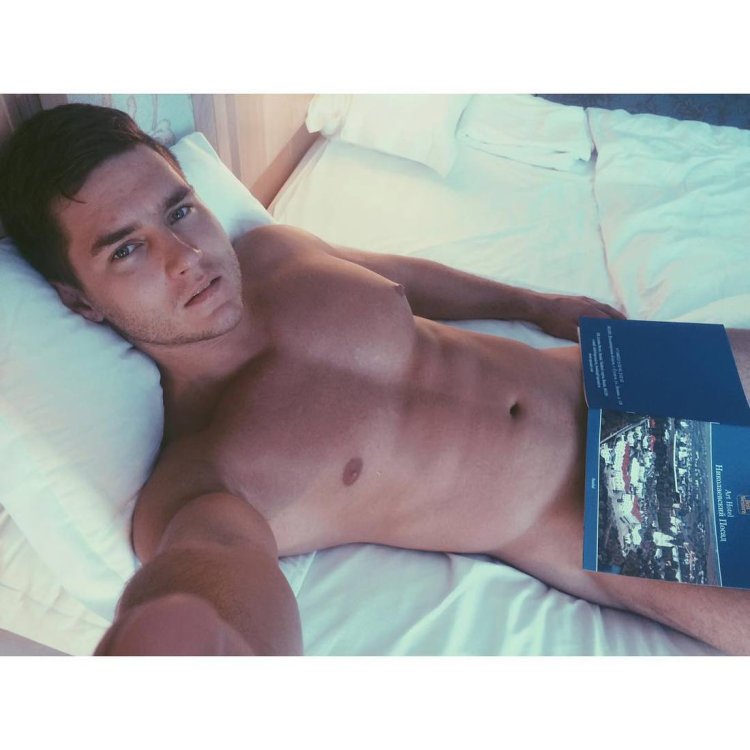 Selfie a guy in bed