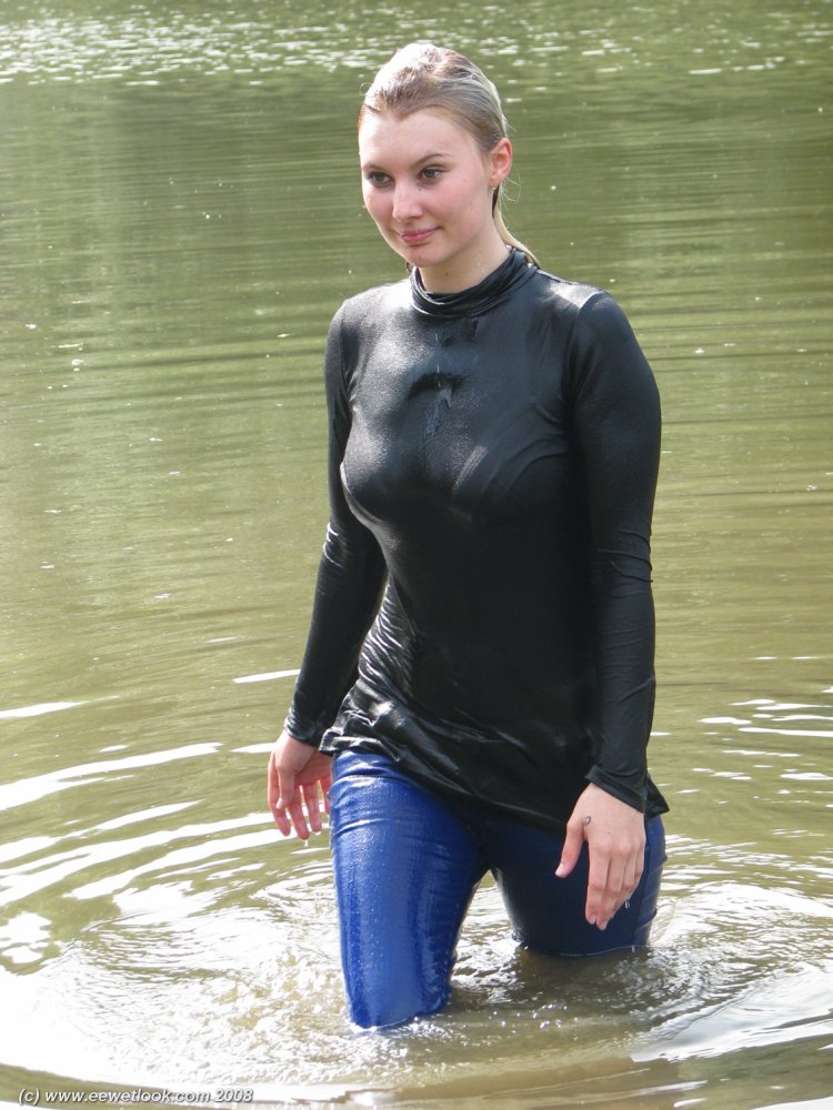 Wetlook shirt