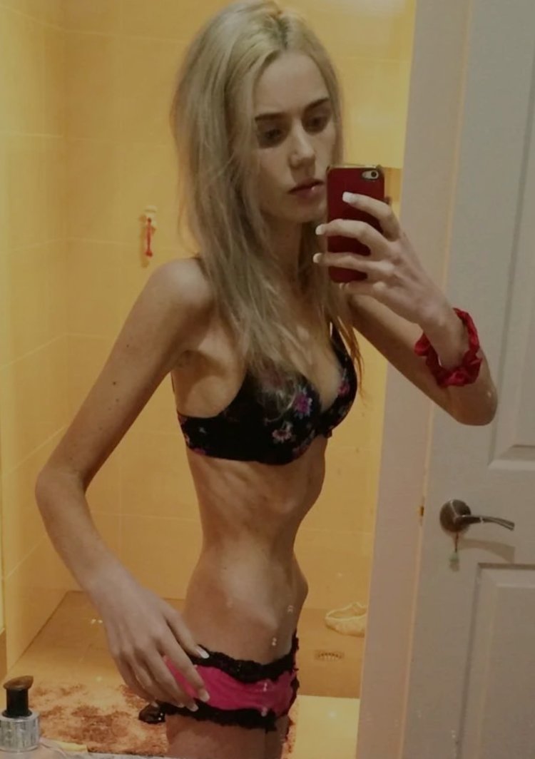 A thin terrible blonde