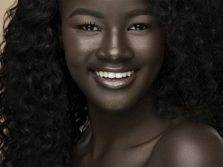 Black Eboni Model