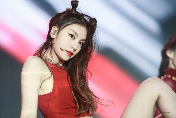 Hwang Yeji performances