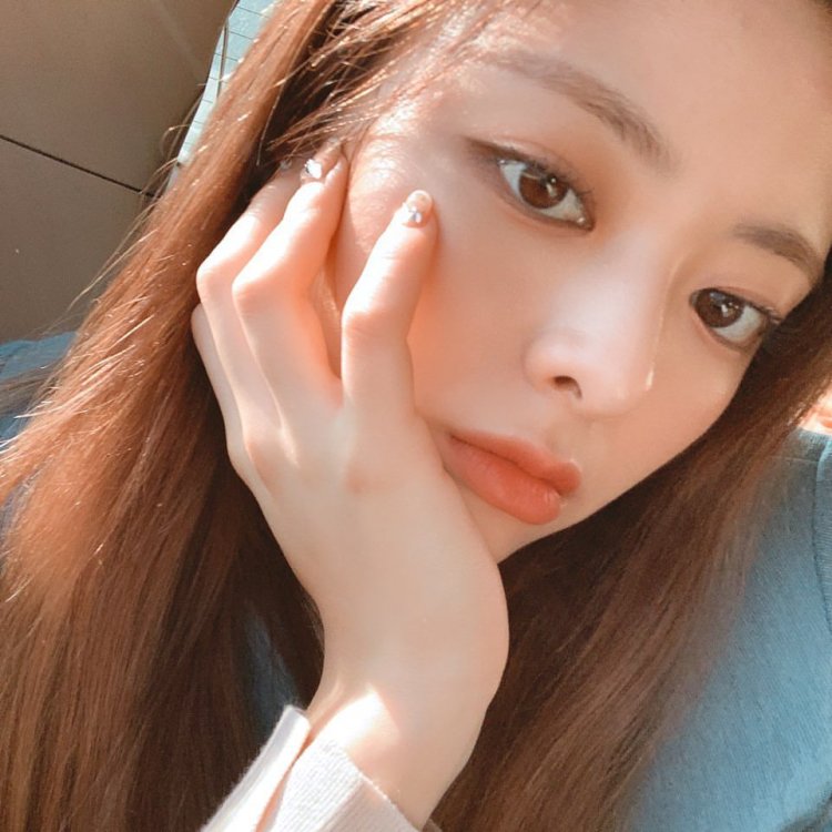 ITZY members of the Yuna group