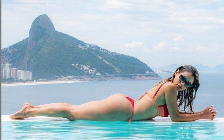 Brazilian singer Lexa