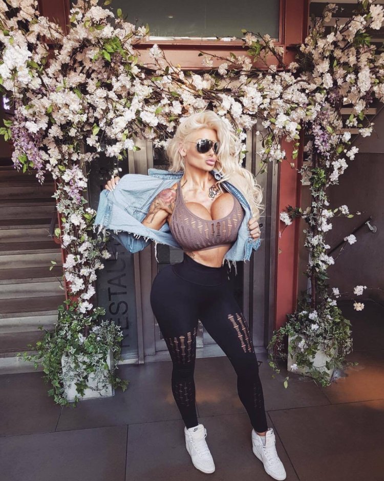 Candy Charms Bimbo, toilet