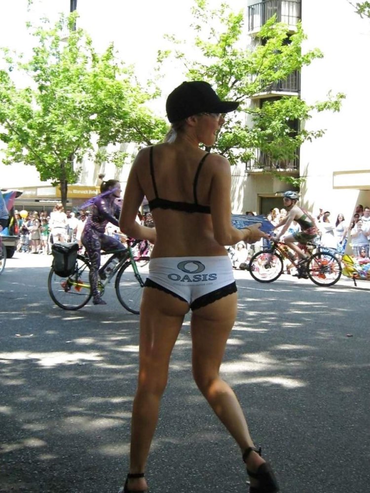 Without complexes on the street