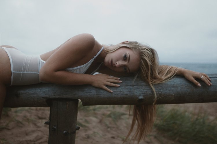 Beautiful girls wallpaper