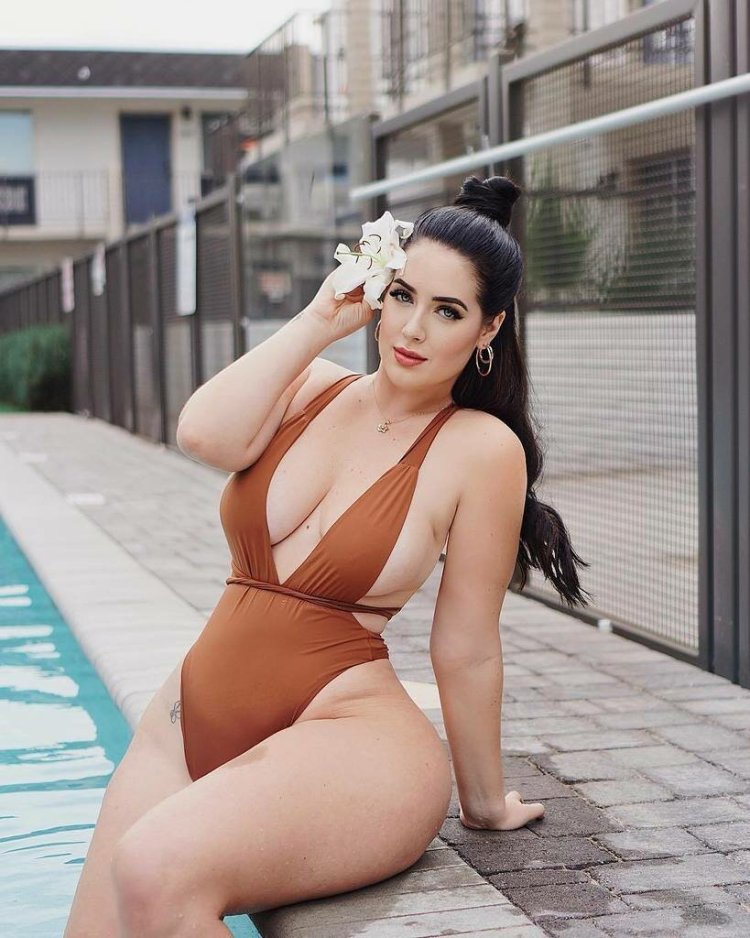 Lexy Lu (lexy lu) in bikini