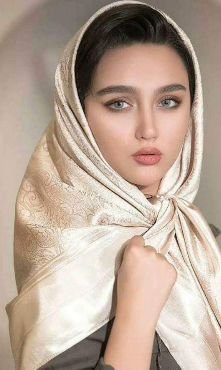 Iranian actress Shaghaeg