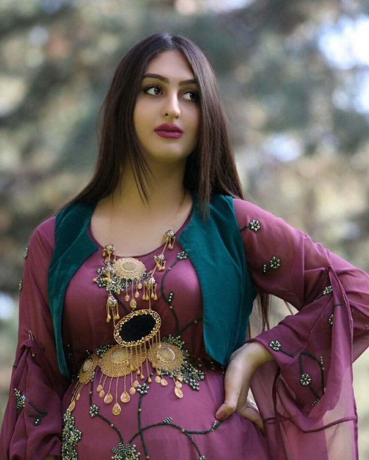 Kurds of a beauty girl