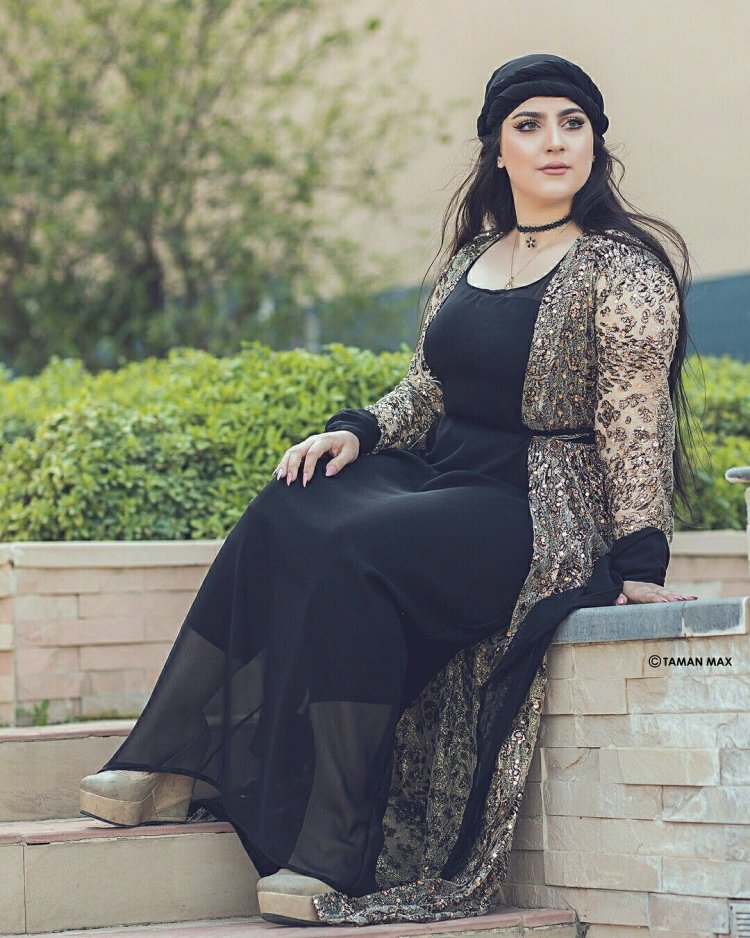 Large Arab women