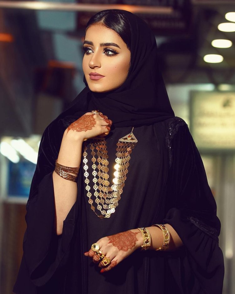 Arab emirates of the girl