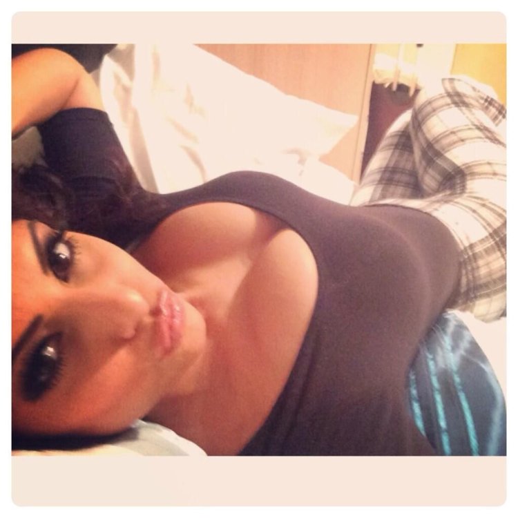 Charlotte Springer Selfie