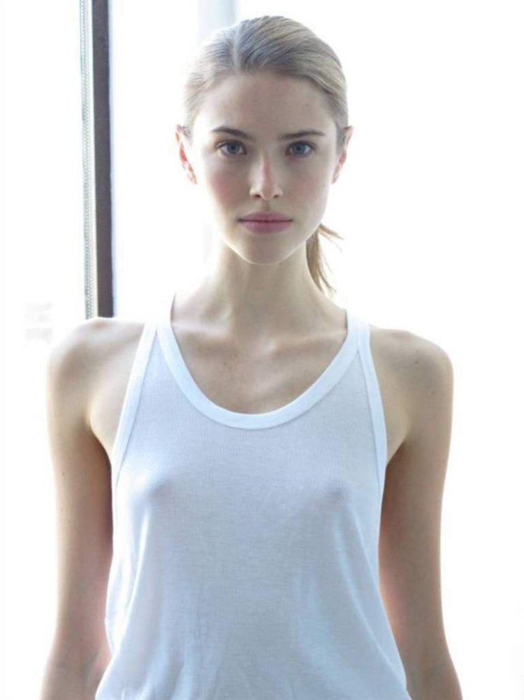 Mathilde Goehler without a bra