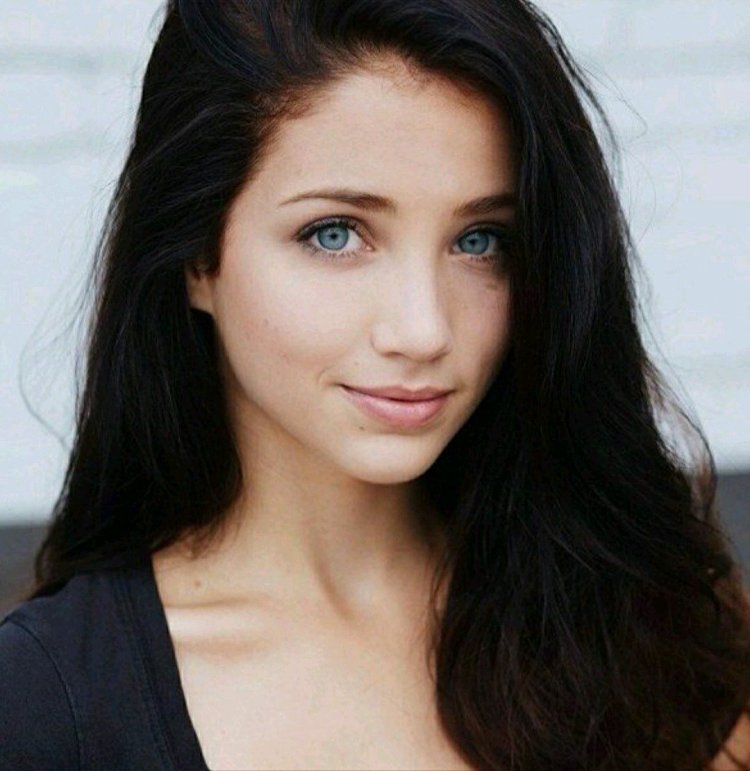 Emilia Rudd Brunette