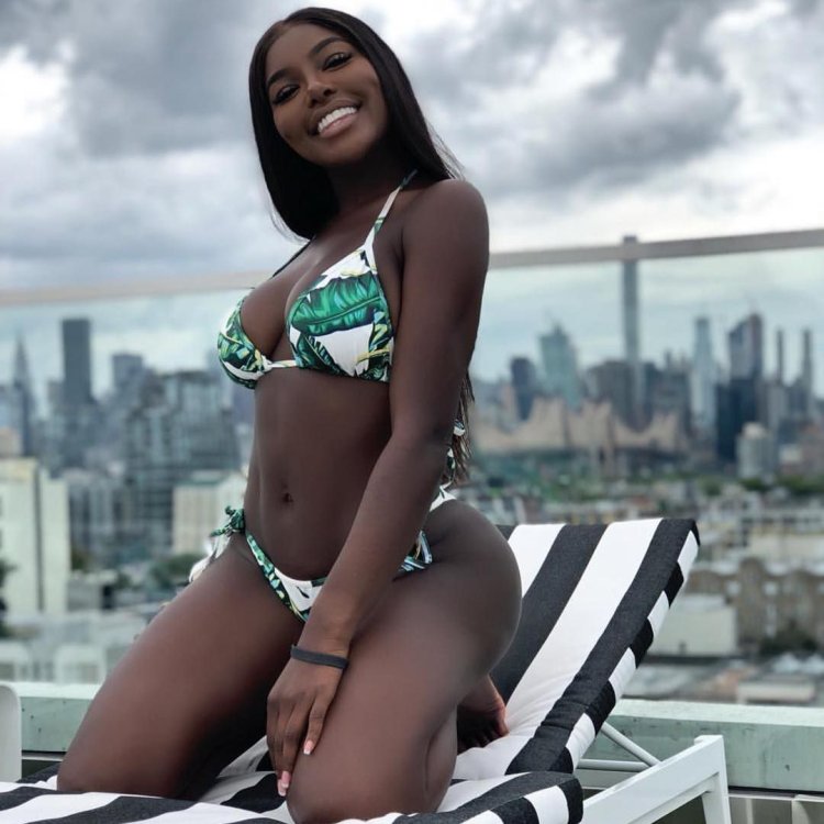 Naomi Banks with wide hips