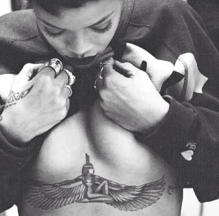 Isis Tatu Rihanna